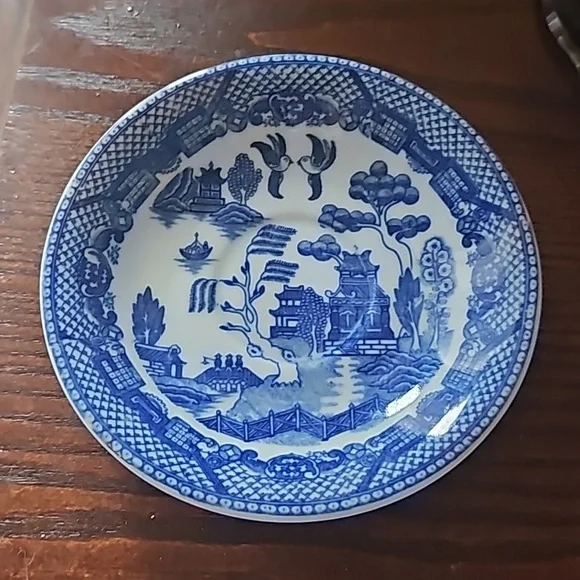 1940s Maruta Phoenix Small Japanese Tea Cup and Saucer with Stand - Picture 5 of 13